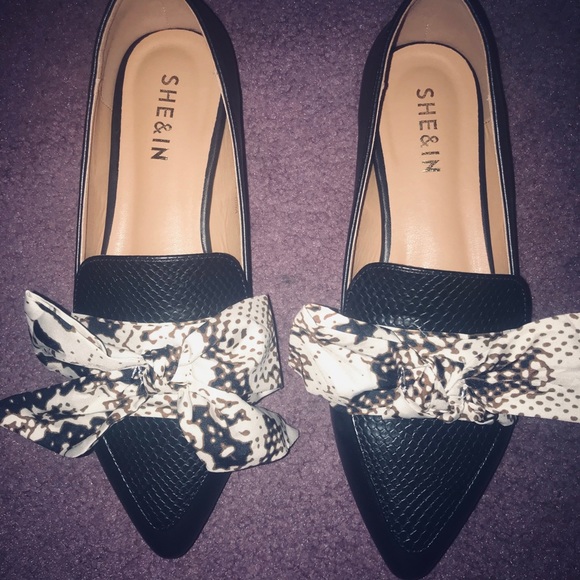 Shein Bow Decor Point Toe Flats. Size 7.5 - Picture 2 of 2